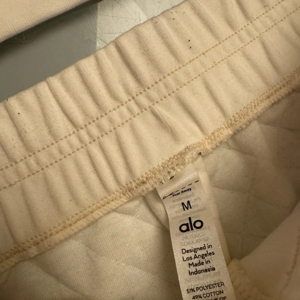 ALO Yoga Women's Quilted Crop Hoodie & Shorts Set in White